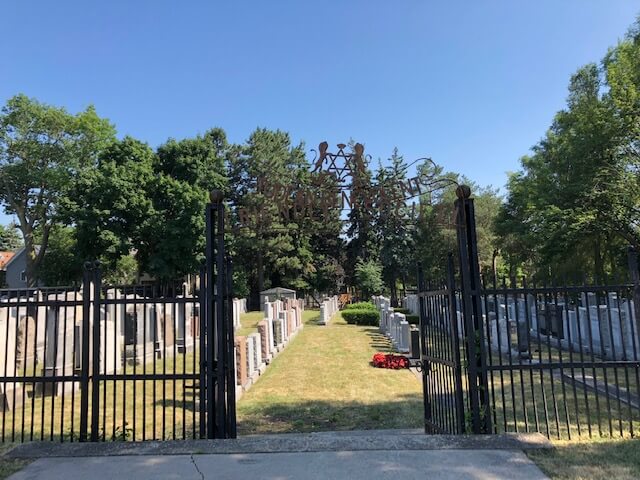 Roselawn Avenue Cemetery