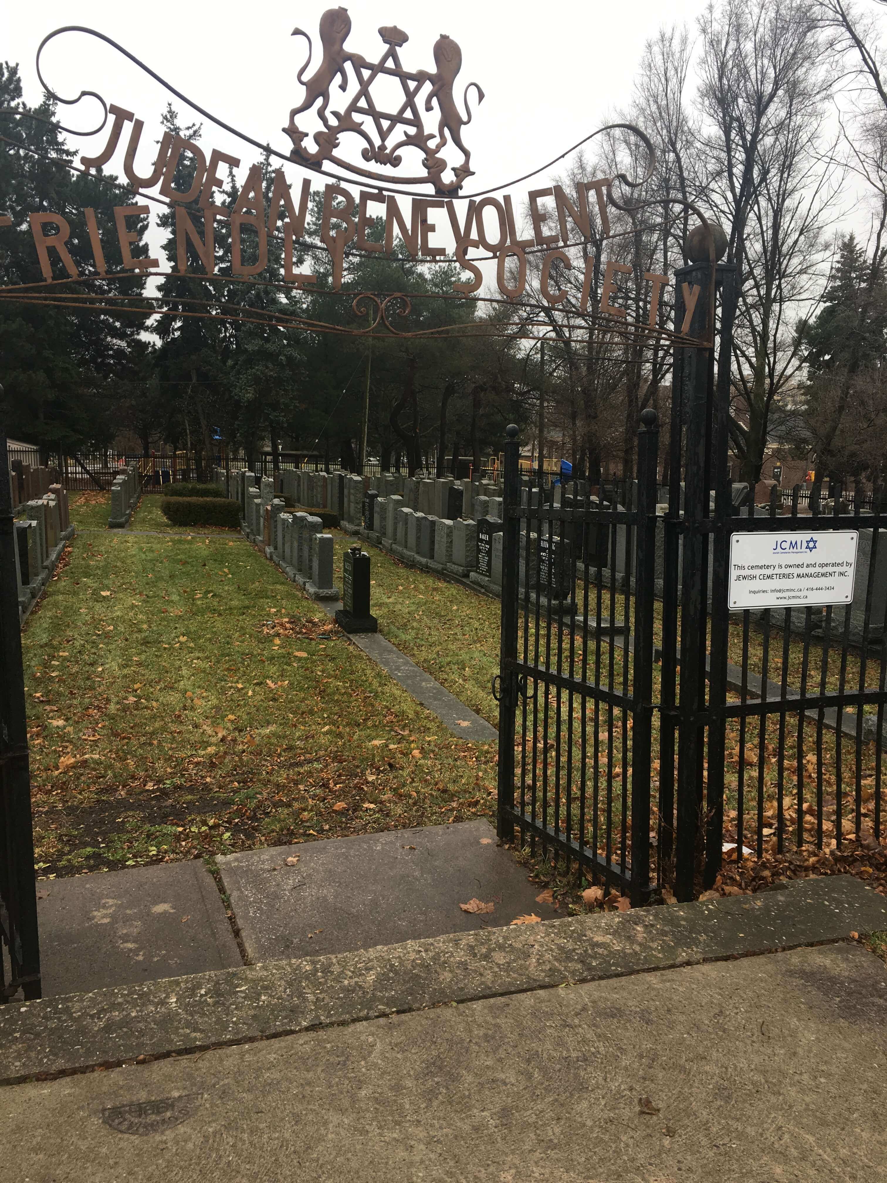 Roselawn Avenue Cemetery
